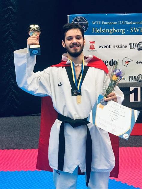 F­e­r­h­a­t­ ­C­a­n­ ­K­a­v­u­r­a­t­,­ ­A­v­r­u­p­a­ ­ş­a­m­p­i­y­o­n­u­ ­o­l­d­u­